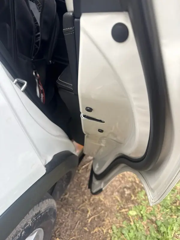 Grabado de autopartes